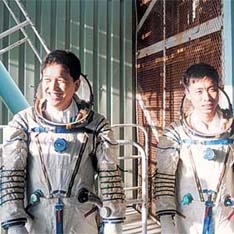 Китайцы выпустят женщин в открытый космос